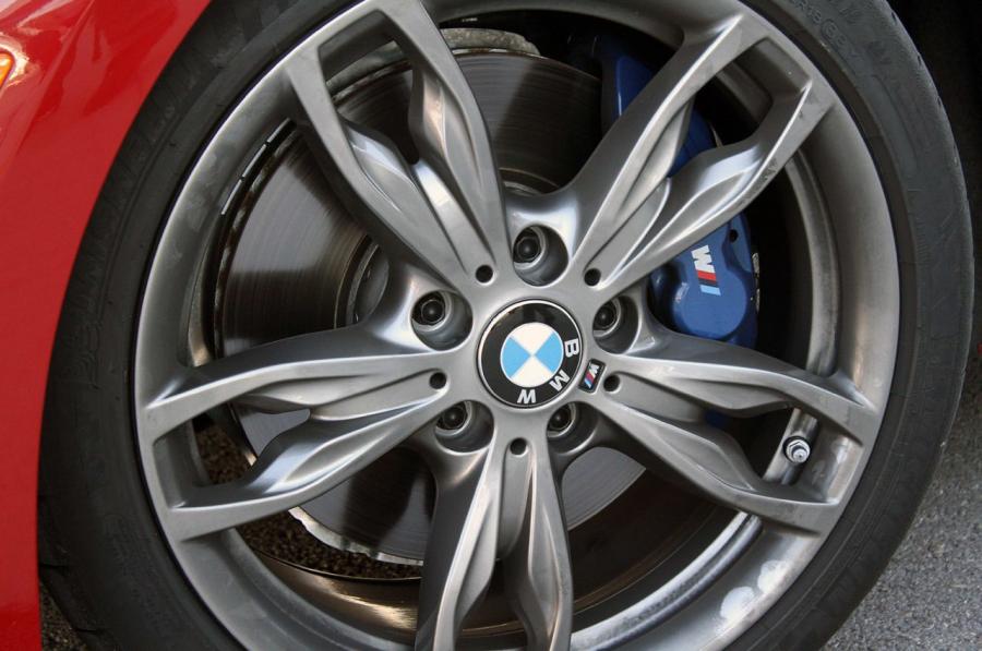  BMW M235i Coupe 2014 года  (фото 22 из 46)